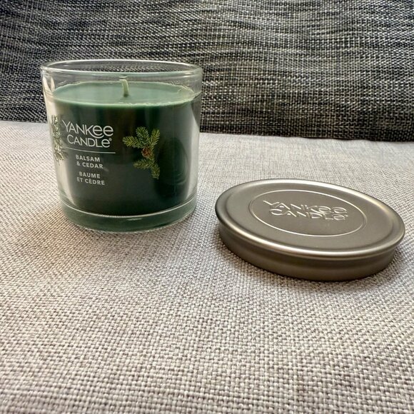 Yankee Candle Balsam and Cedar Scented Jar Candle 4.3 oz w/ Metal Lid - Picture 3 of 8